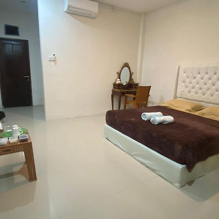 Wl Guesthouse Лабуан-Баджо Екстер'єр фото