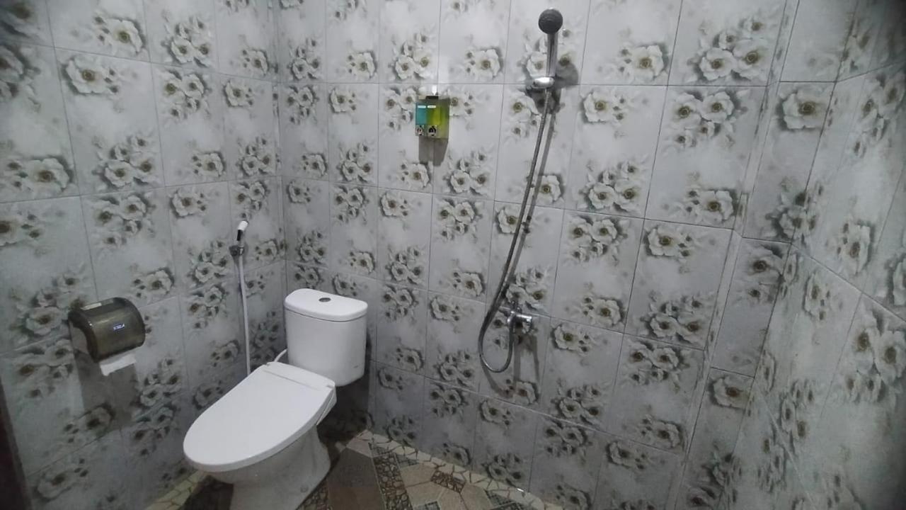 Wl Guesthouse Лабуан-Баджо Екстер'єр фото