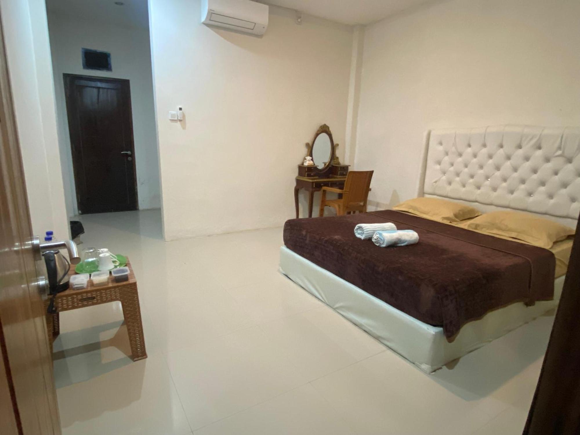 Wl Guesthouse Лабуан-Баджо Екстер'єр фото
